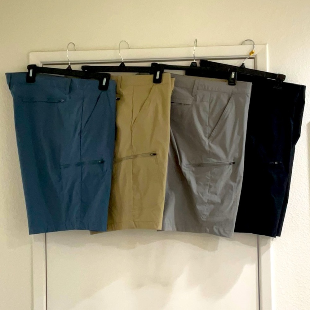 4 pairs of 38” Weatherproof Vintage Cargo shorts